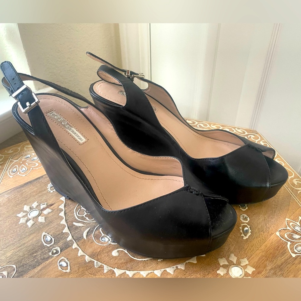 NWOT - BCBGeneration Black size 8 - wedge slingback platform.